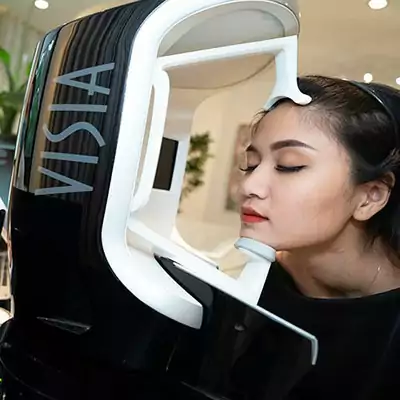  Bác sĩ trực tiếp soi da, thăm khám, đưa ra lời khuyên và cung cấp pháp đồ điều trị tối ưu nhất