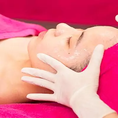  Cấy siêu vi sợi Sử dụng máy chuyên dụng công nghệ cao để đưa các dưỡng chất và collagen thẩm thấu sâu vào da giúp phục hồi da, giúp da căng mịn, giảm các dấu hiệu lão hóa