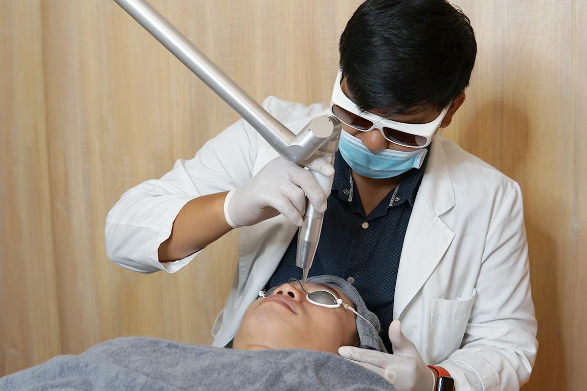 Phương pháp điều trị bằng Laser công nghệ hàng đầu thế giới.
