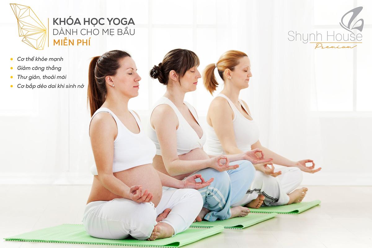 Shynh House Premium có lớp học Yoga dành cho khách hàng.