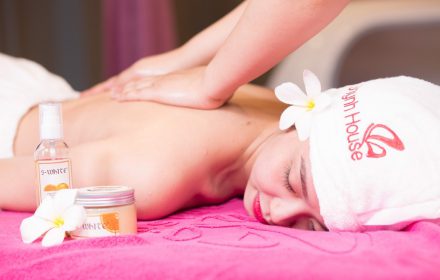 Massage Body – liệu pháp gìn giữ nét thanh xuân Massage Body – liệu pháp gìn giữ nét thanh xuân