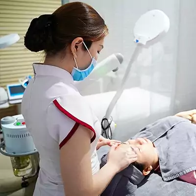 Thẩm thấu tế bào gốc Mela Extra vào sâu bên trong da