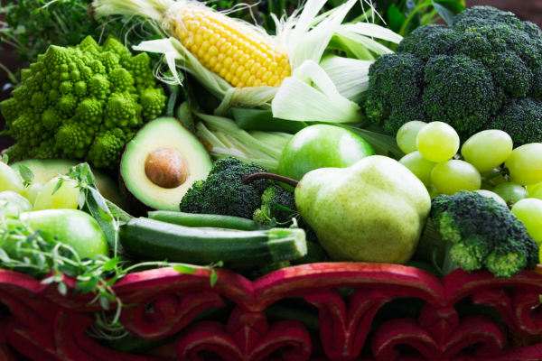 Rau xanh và hoa quả vừa tốt cho sức khỏe vừa giảm mỡ mặt tốt