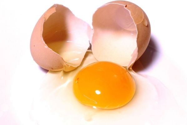 Cách làm trắng da mặt bằng trứng gà