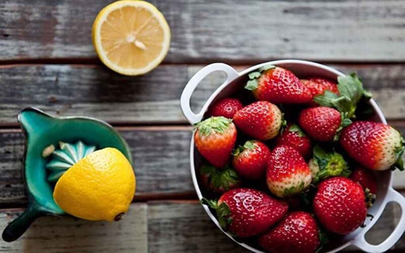 cách làm Mặt nạ dâu tây và chanh