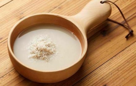 Cách tắm bằng nước vo gạo hằng ngày giúp làm trắng da Cách tắm bằng nước vo gạo hằng ngày giúp làm trắng da