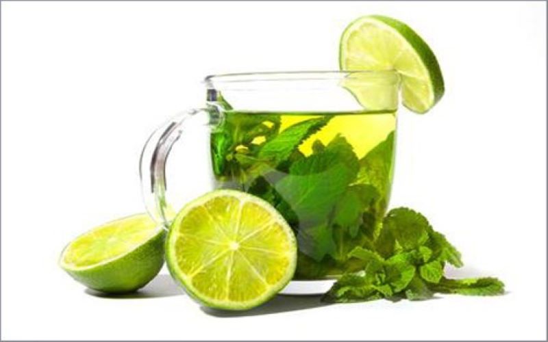 Uống trà xanh kết hợp với chanh giúp giảm cân hiệu quả và có làn da tươi sáng