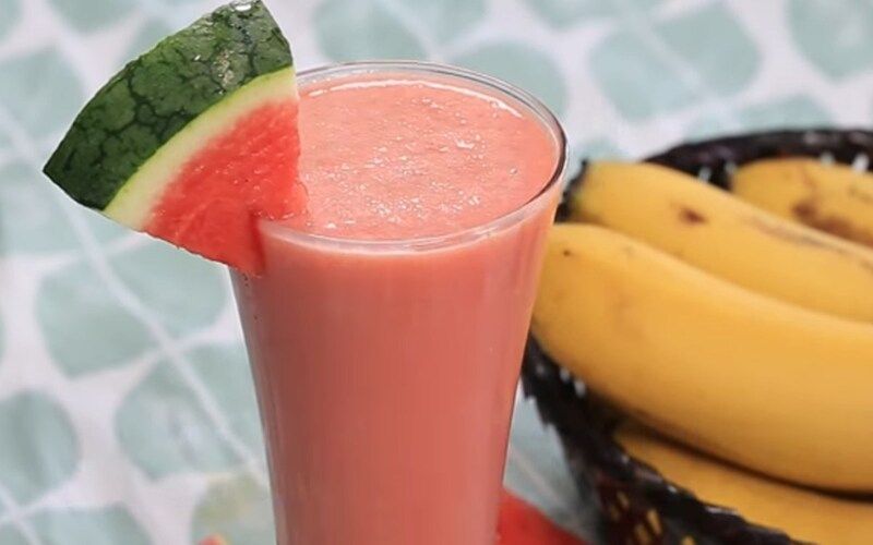 Smoothie dưa hấu chuối đậu nành