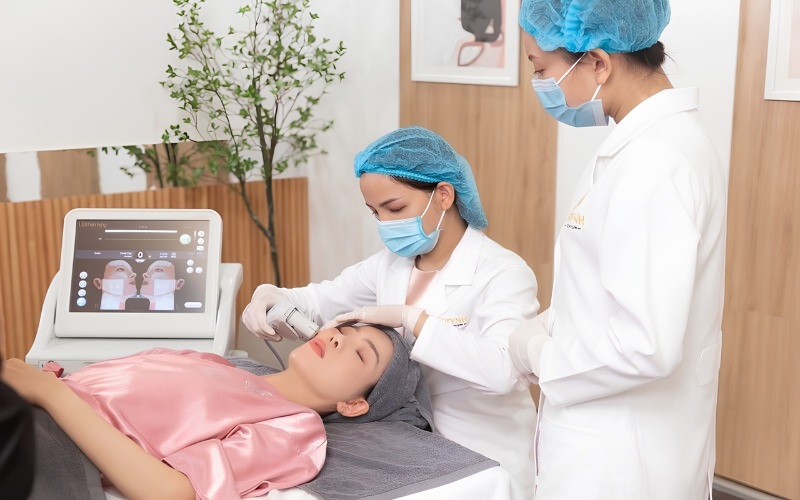 Lấy nhân mụn chuẩn y khoa tại spa giúp da bạn phục hồi nhanh hơn