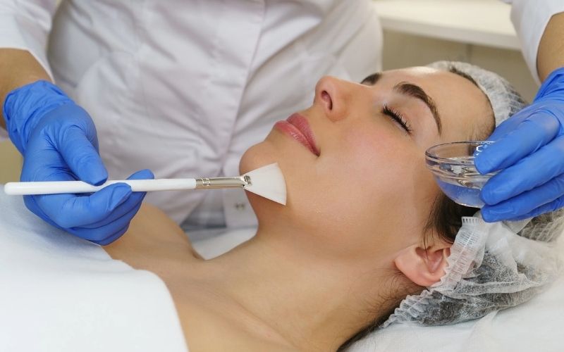 Lựa chọn hoạt chất và nồng độ peel phù hợp từng loại da