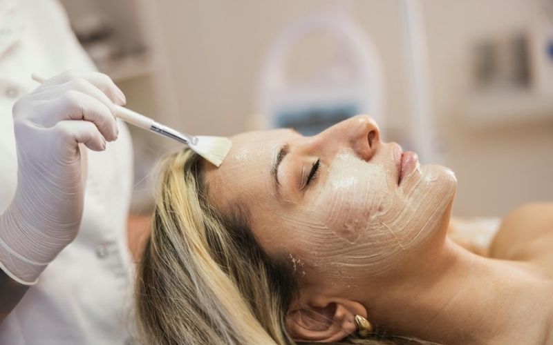 Tần suất thực hiện peel trung bình từ bốn đến sáu tuần