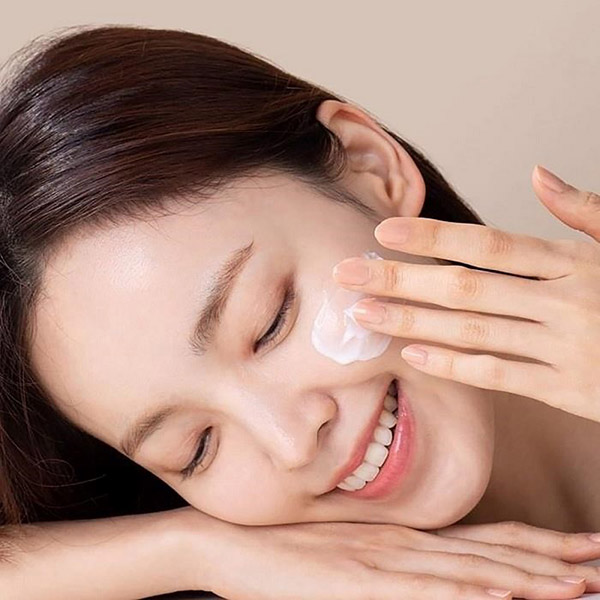 Chăm sóc da đúng cách và chống nắng mỗi ngày giúp hạn chế nguy cơ nám tái phát