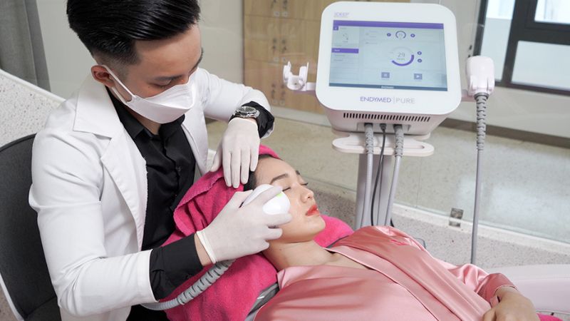 Công nghệ Endymed tại Shynh House hỗ trợ kích thích collagen, cải thiện sẹo rỗ
